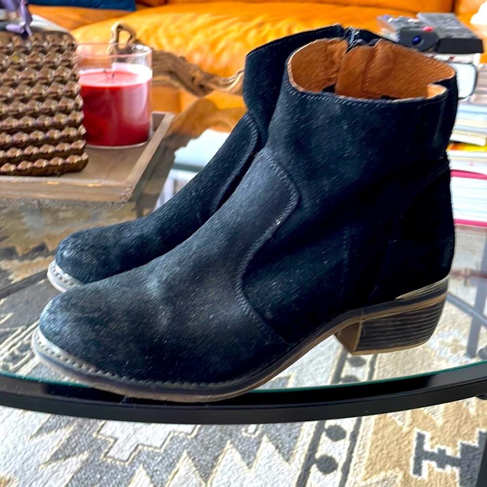Black suede boots size 7